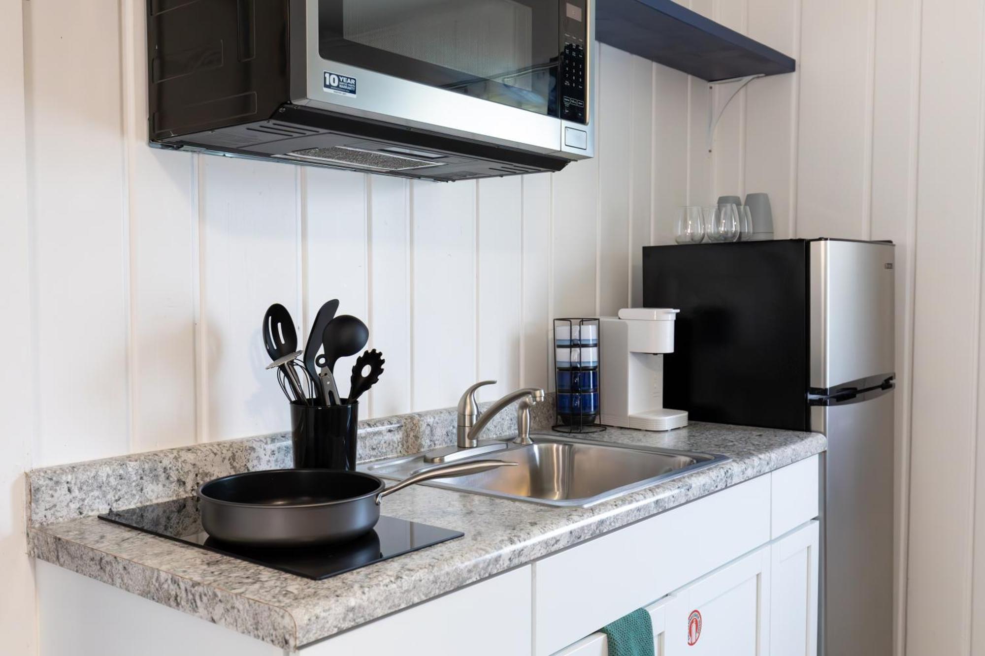 Anchor Bay Inn And Suites Sandusky Rom bilde